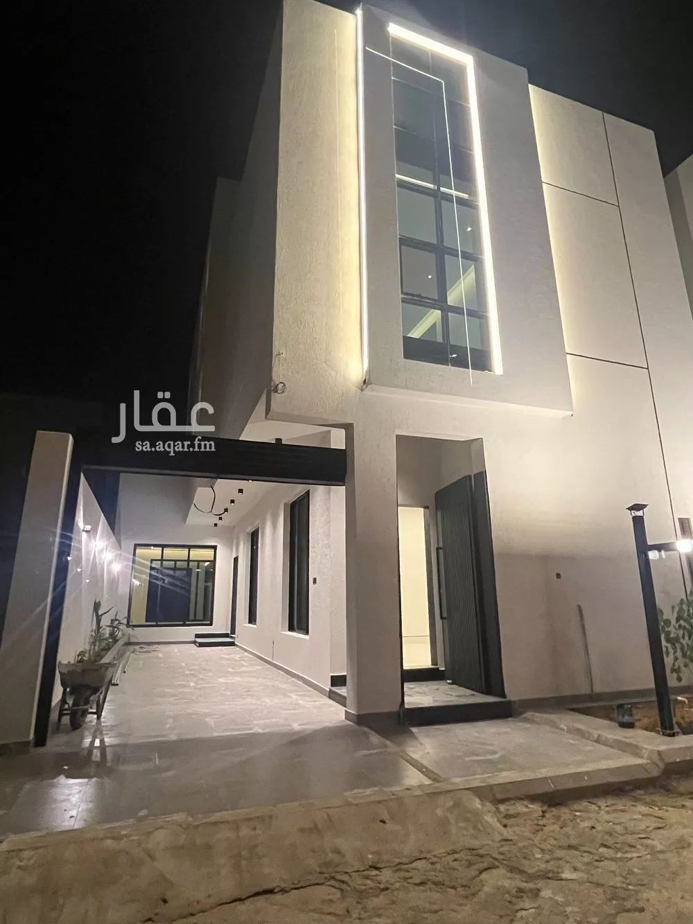 فيلا للبيع في شارع قطب الدين بن السلطان, حي المهدية, مدينة الرياض, منطقة الرياض 1 صورة