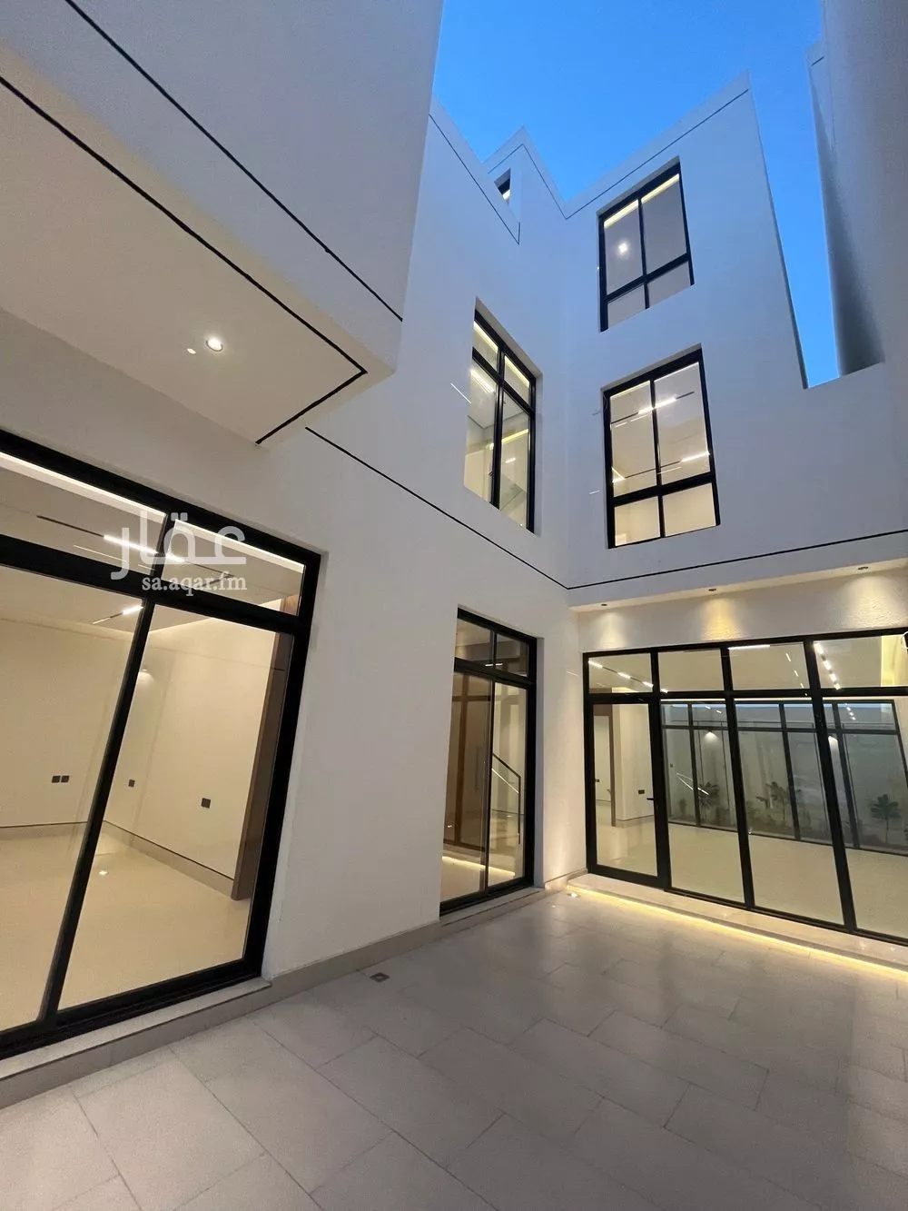 فيلا للبيع في شارع السيل الكبير, حي المهدية, مدينة الرياض, منطقة الرياض 1 صورة