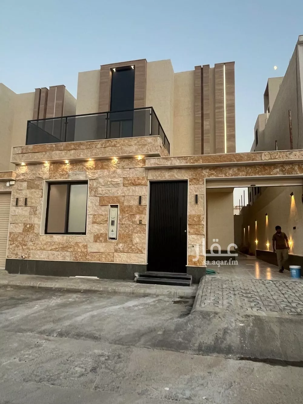 فيلا للبيع في شارع الحافظ بن كثير, حي المهدية, مدينة الرياض, منطقة الرياض 1 صورة