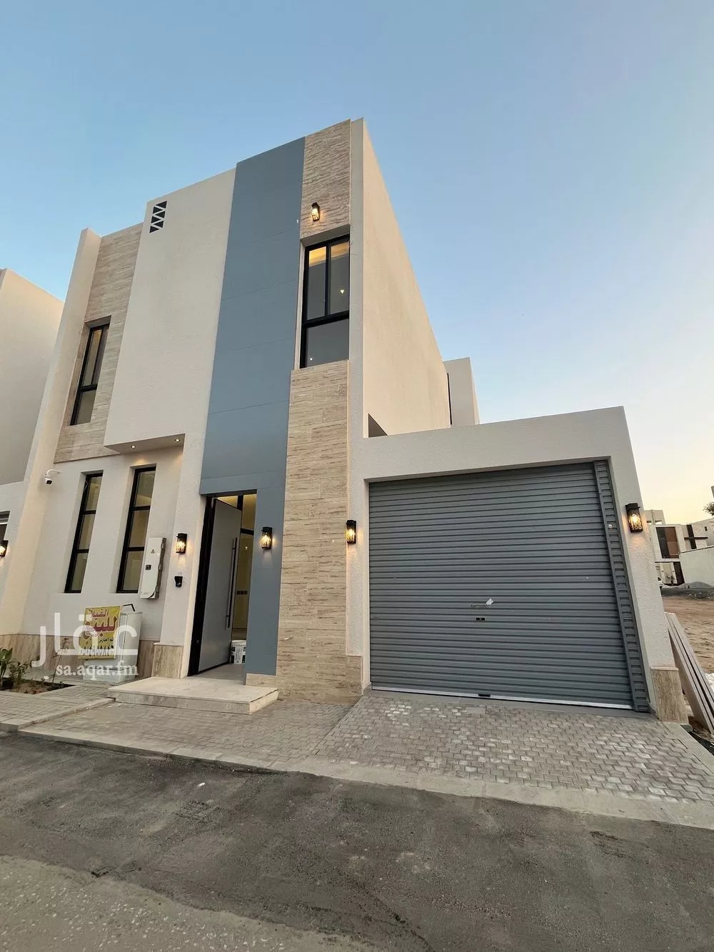 فيلا للبيع في شارع قطب الدين بن السلطان, حي المهدية, مدينة الرياض, منطقة الرياض 1 صورة