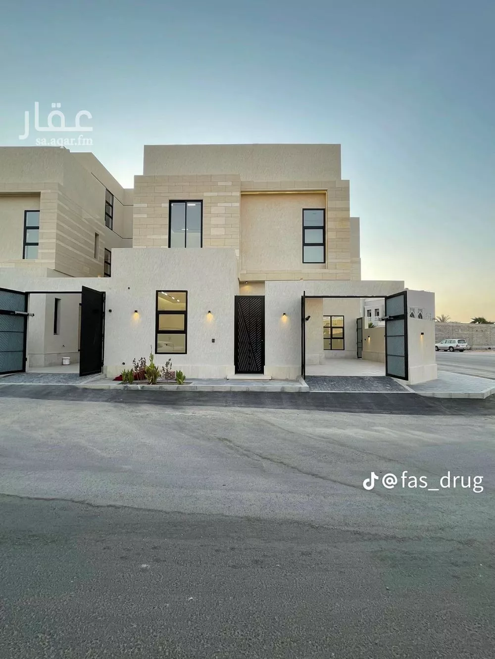 فيلا للبيع في شارع السيل الكبير, حي المهدية, مدينة الرياض, منطقة الرياض 1 صورة