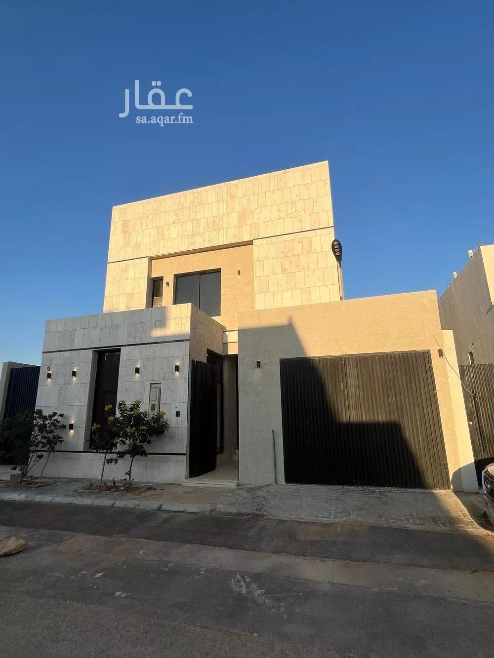 فيلا للبيع في شارع الحافظ بن كثير, حي المهدية, مدينة الرياض, منطقة الرياض 1 صورة