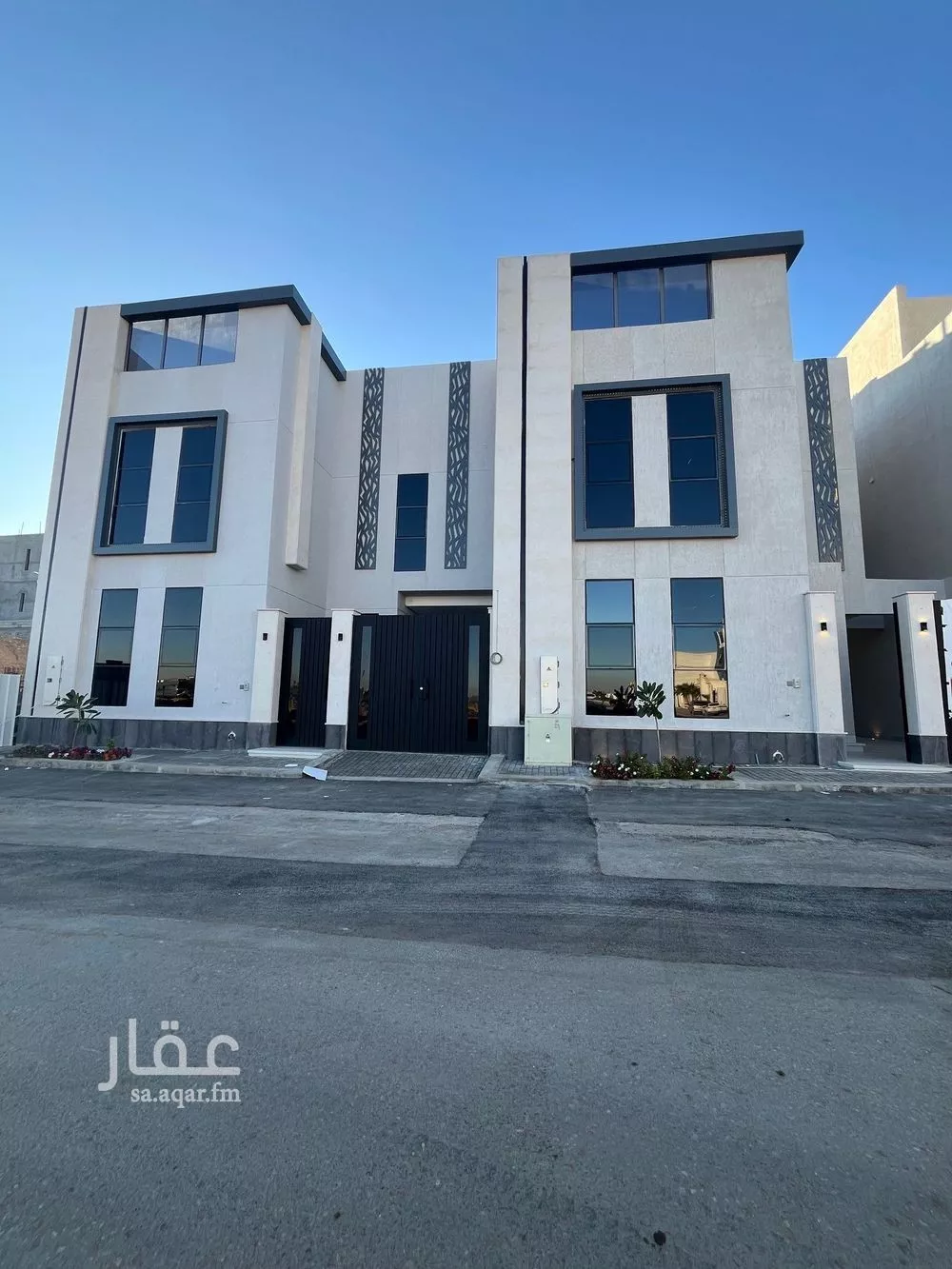 فيلا للبيع في شارع أبي العباس الصقلي, حي المهدية, مدينة الرياض, منطقة الرياض 1 صورة