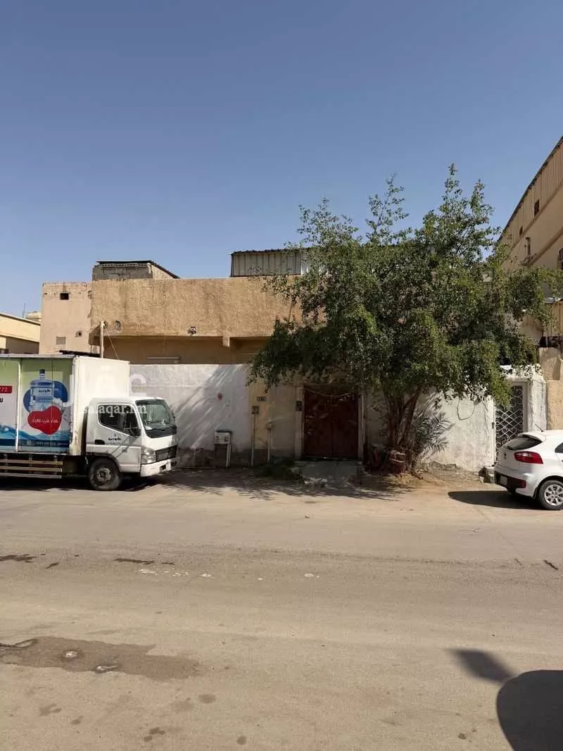 فيلا للبيع في شارع العباس الكندي, حي الدار البيضاء, مدينة الرياض, منطقة الرياض 1 صورة