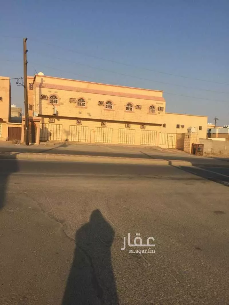عمارة للبيع في شارع الباطن, حي الباطن, مدينة حفر الباطن, المنطقة الشرقية 1 صورة