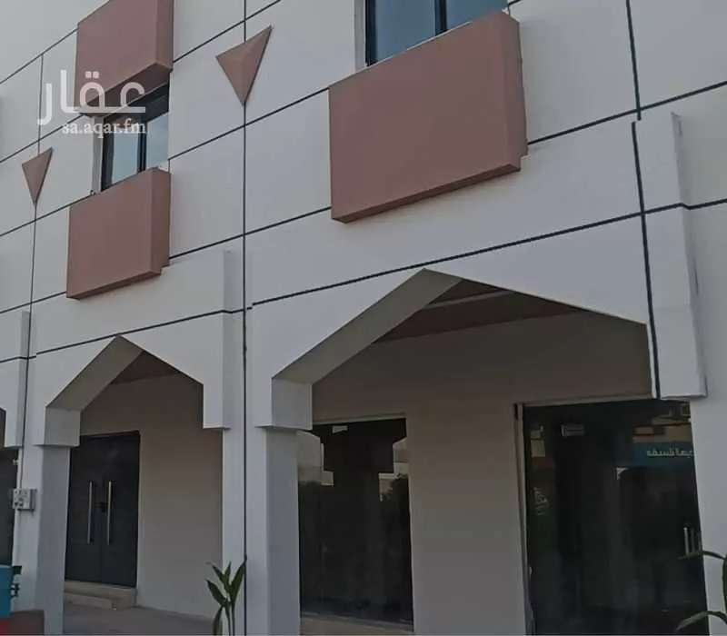 مكتب تجاري للإيجار في شارع عبدالله ابن سعود, حي الفيصلية, مدينة امارة منطقة الرياض - الدرعيه, منطقة الرياض 1 صورة