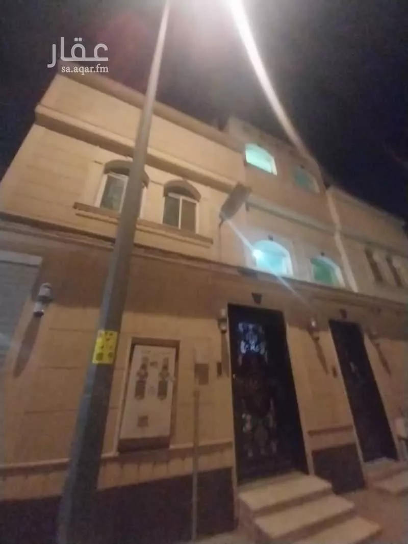 فيلا للبيع في شارع أبي عثمان الناجم ، حي بدر ، الرياض ، منطقة الرياض 1 صورة