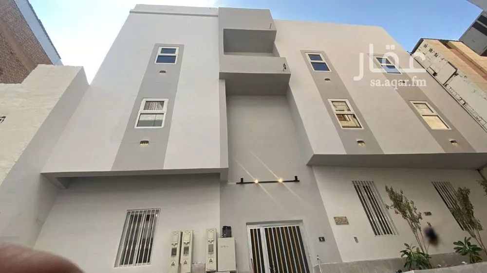 عمارة للبيع في شارع بلال ابن ابي بردة, حي الجمعة, مدينة المدينة المنورة, منطقة المدينة المنورة 1 صورة