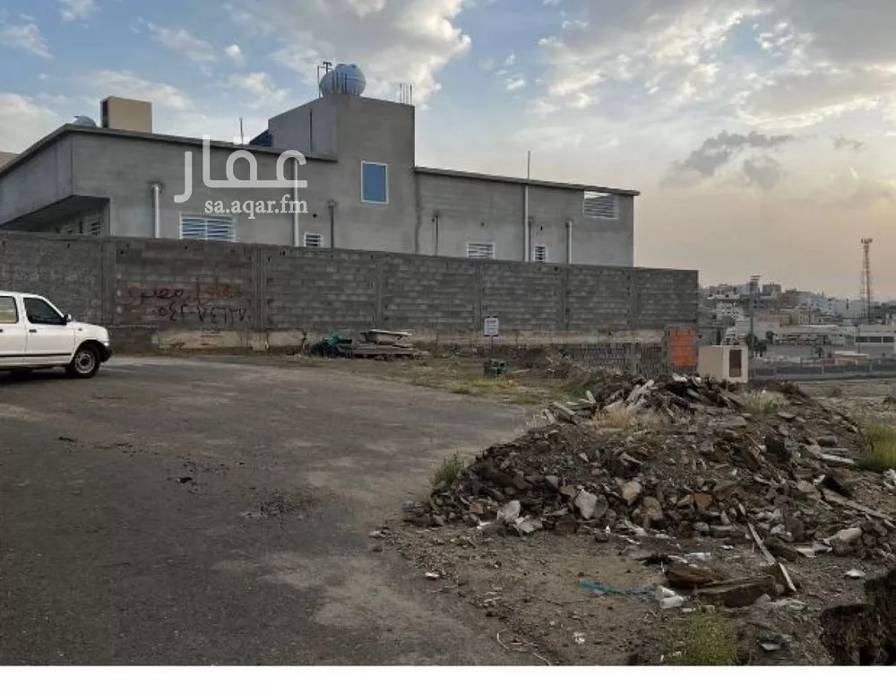 أرض للبيع في شارع الشباب, حي الروابي, مدينة أبها, منطقة عسير 1 صورة