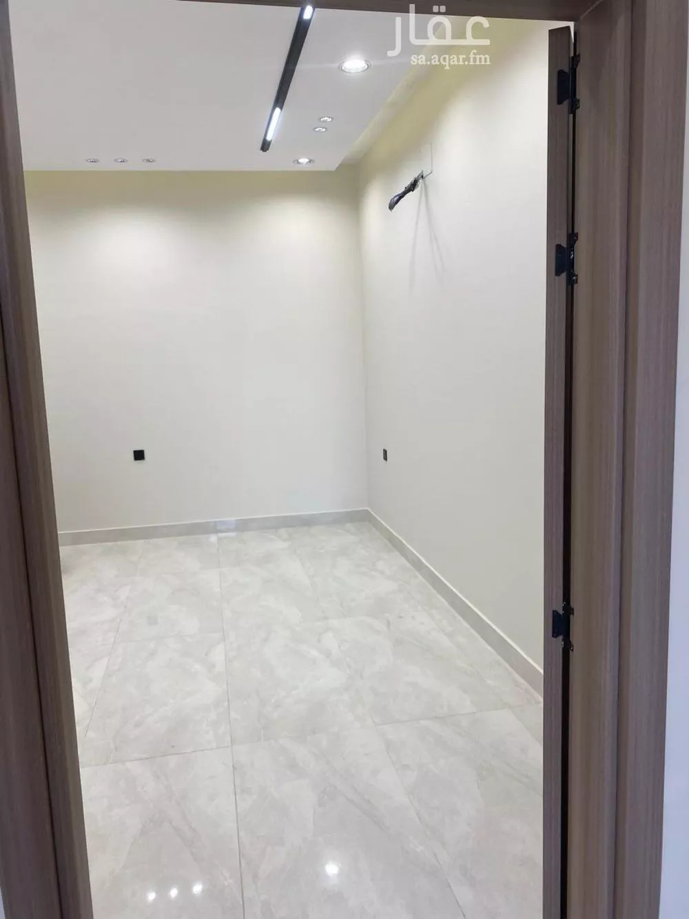 شقة للبيع في شارع العام , حي الظرفة, مدينة خميس مشيط, منطقة عسير 1 صورة