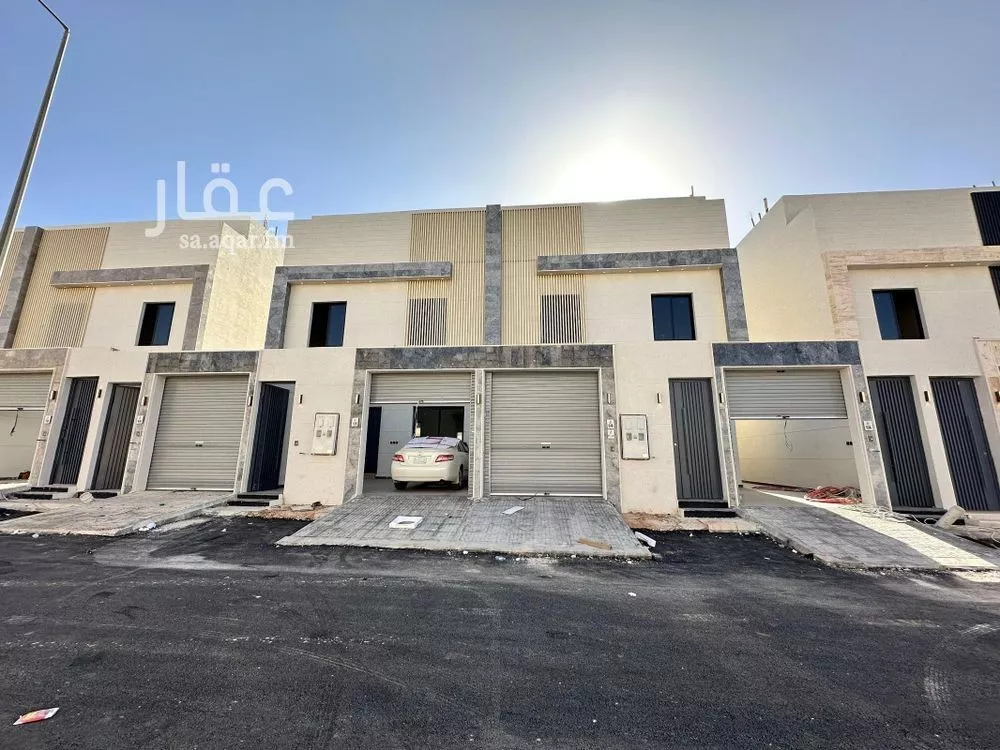 فيلا للبيع في شارع حسين الأبريقي, حي عكاظ, مدينة الرياض, منطقة الرياض 1 صورة