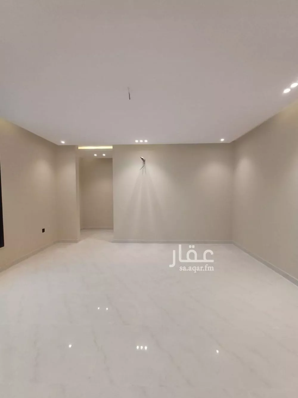 فيلا للبيع في شارع ناصر بن أحمد الخوي, حي الرحمانية, مدينة جدة, منطقة مكة المكرمة 1 صورة