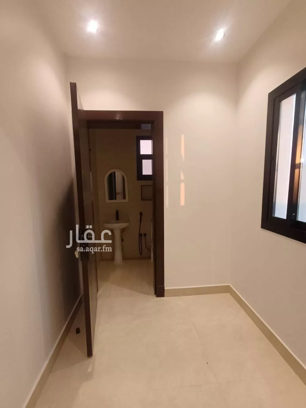 فيلا للبيع في شارع عثمان عمارة, حي الفروسية, مدينة جدة, منطقة مكة المكرمة 1 صورة