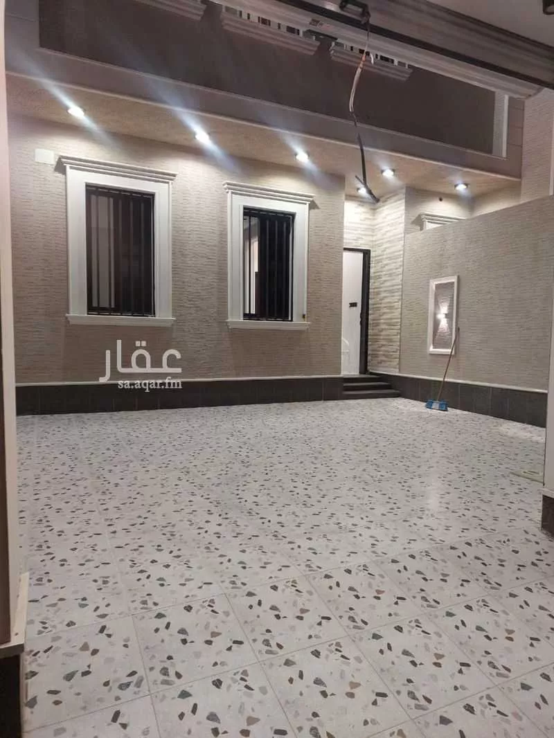 دور للبيع في شارع عبدالرحمن الزواوي, حي الزهور, مدينة ابها, منطقة عسير 1 صورة