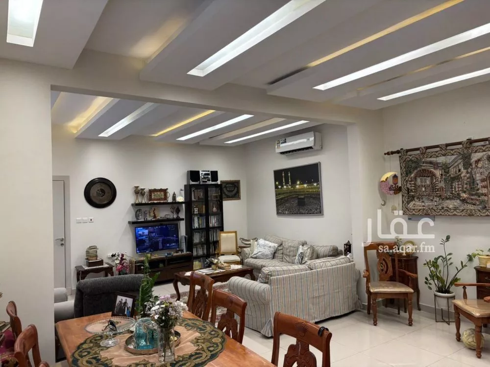 فيلا للبيع في شارع مغيرة, حي الوادي, مدينة الرياض, منطقة الرياض 1 صورة