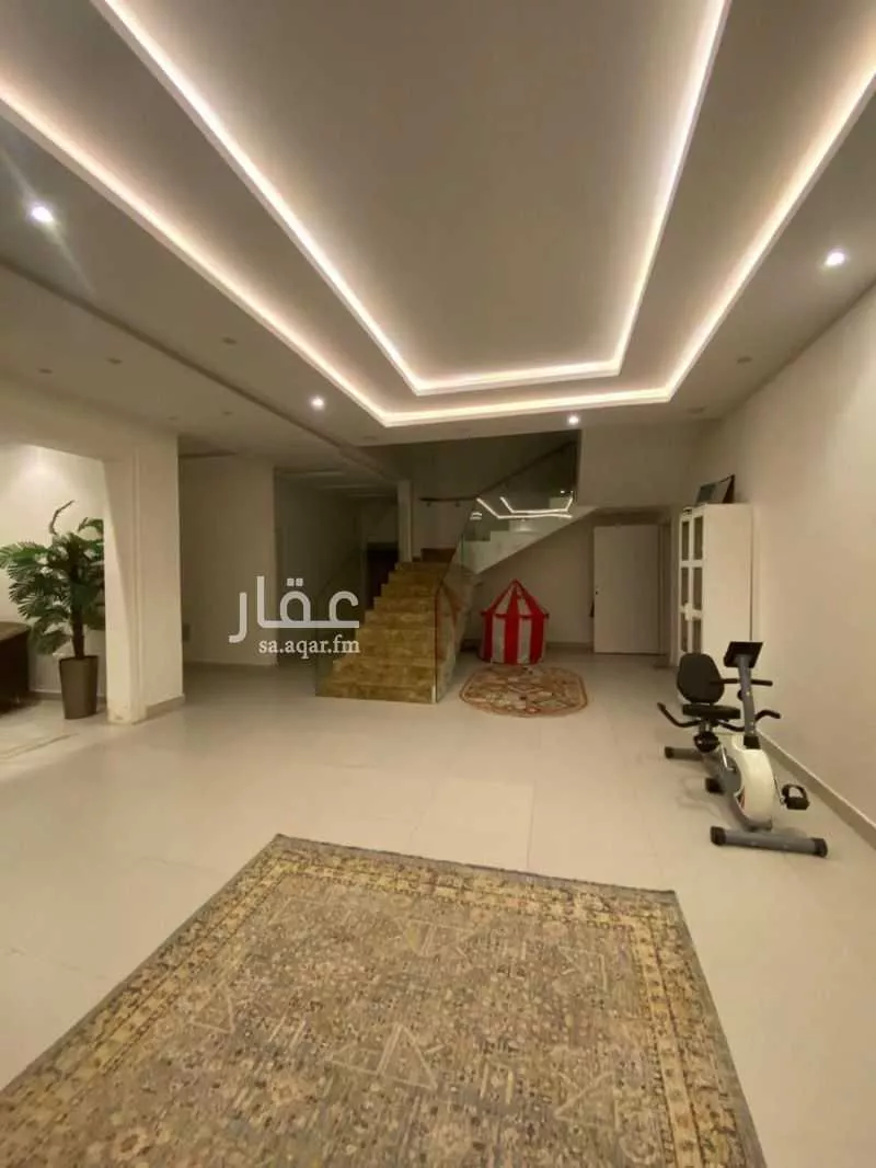 فيلا للبيع في شارع حسن الفخري, حي المهدية, مدينة الرياض, منطقة الرياض 1 صورة