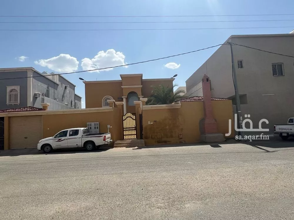 فيلا للبيع في شارع الحجرين, حي الأمير سلطان, مدينة بيشة, منطقة عسير 1 صورة