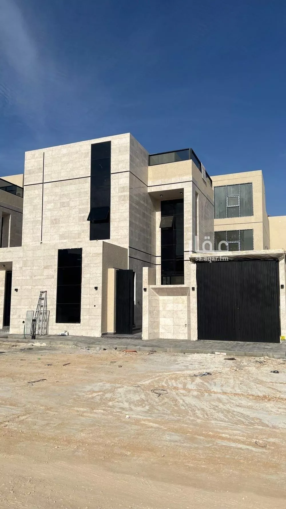 فيلا للبيع في شارع فؤاد محمد عمر توفيق, حي المهدية, مدينة الرياض, منطقة الرياض 1 صورة