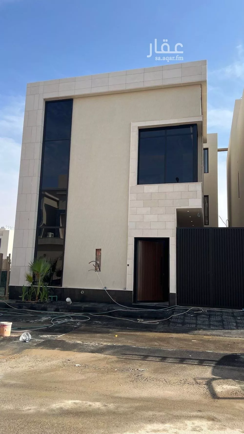 فيلا للبيع في شارع فؤاد محمد عمر توفيق, حي المهدية, مدينة الرياض, منطقة الرياض 1 صورة