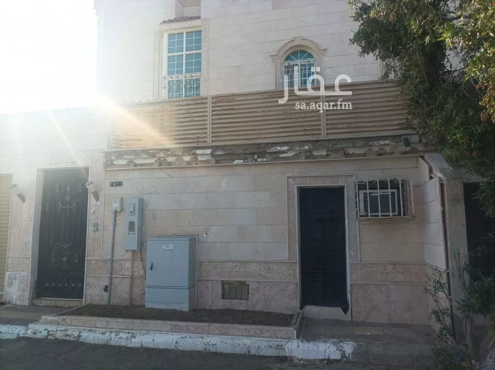 فيلا للبيع في شارع أبي حكيمة, حي الشراع, مدينة جدة, منطقة مكة المكرمة 1 صورة