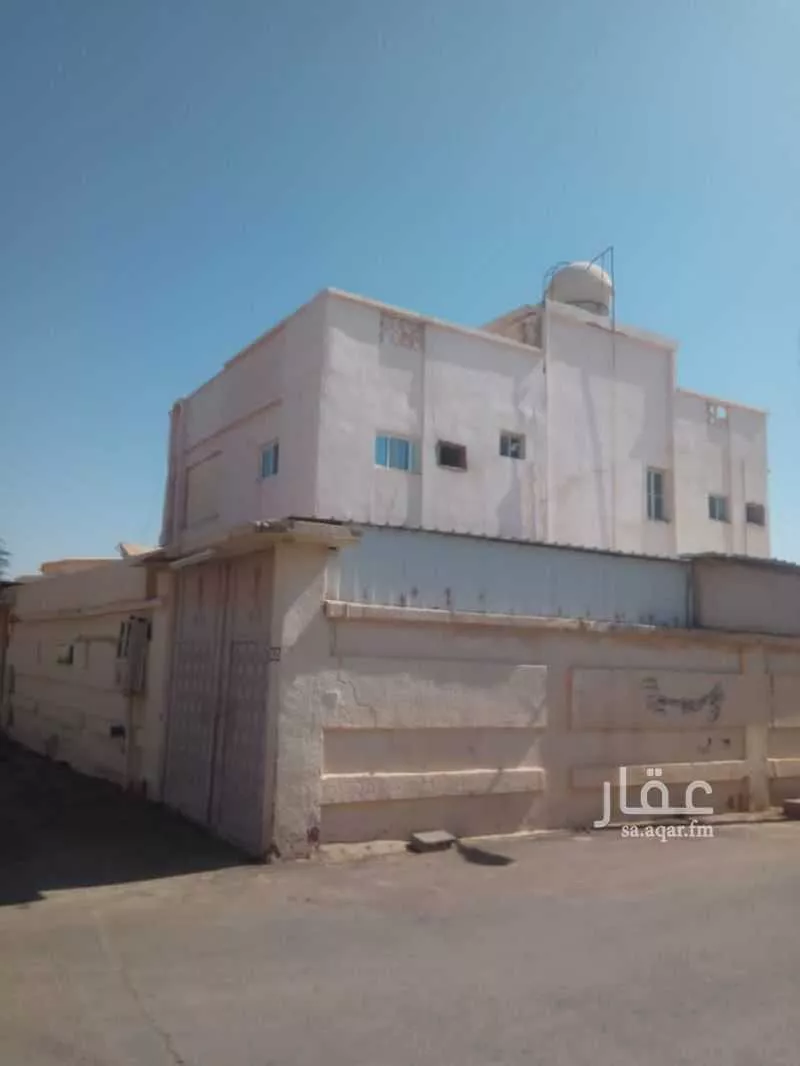 فيلا للبيع في شارع ابن شاكر, حي الحائر, مدينة الرياض, منطقة الرياض 1 صورة