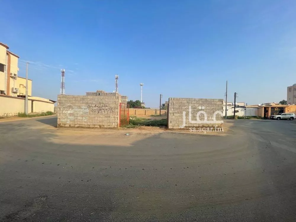 أرض للبيع في حي الجرادية, مدينة صامطه, منطقة جازان 1 صورة