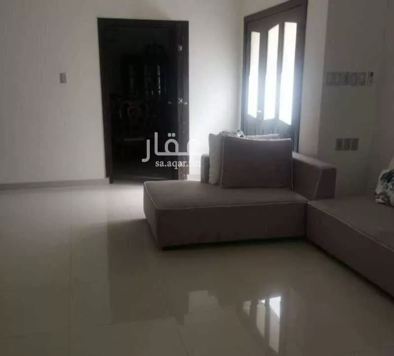 فيلا للبيع في شارع العزيزيه, حي الدوحة الجنوبية, مدينة الظهران, المنطقة الشرقية 1 صورة