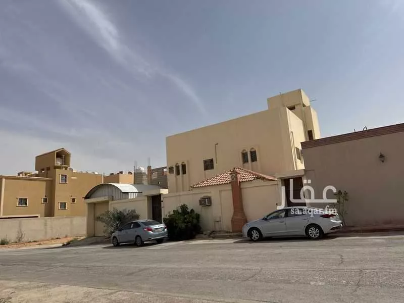 فيلا للبيع في شارع عقبه بن نافع, حي ظهرة العودة شرق, مدينة الدرعية, منطقة الرياض 1 صورة