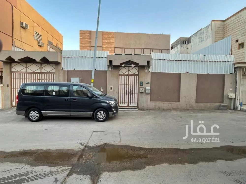 فيلا للبيع في شارع أحمد عبدالغفور عطار, حي العليا, مدينة الرياض, منطقة الرياض 1 صورة