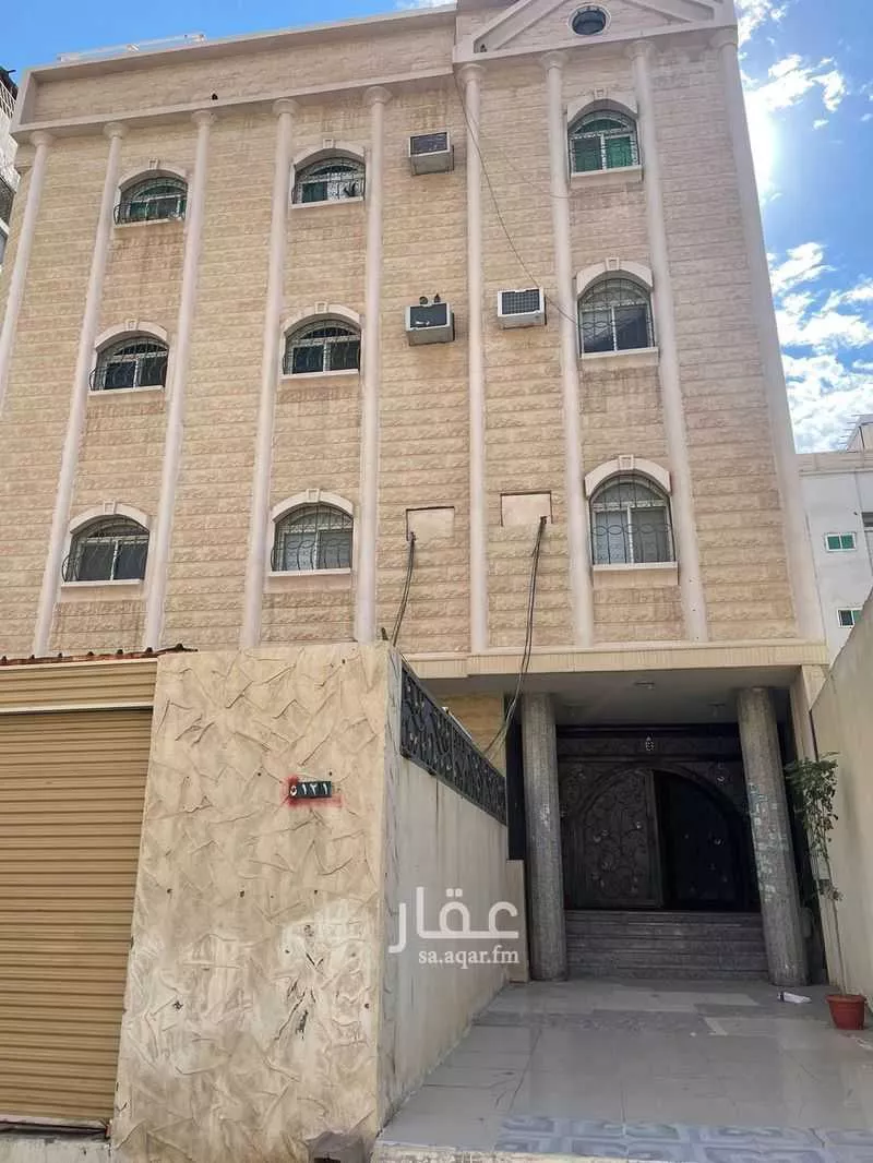 عمارة للبيع في شارع ابو رهم الغفاري, حي بنى معاوية, مدينة المدينة المنورة, منطقة المدينة المنورة 1 صورة