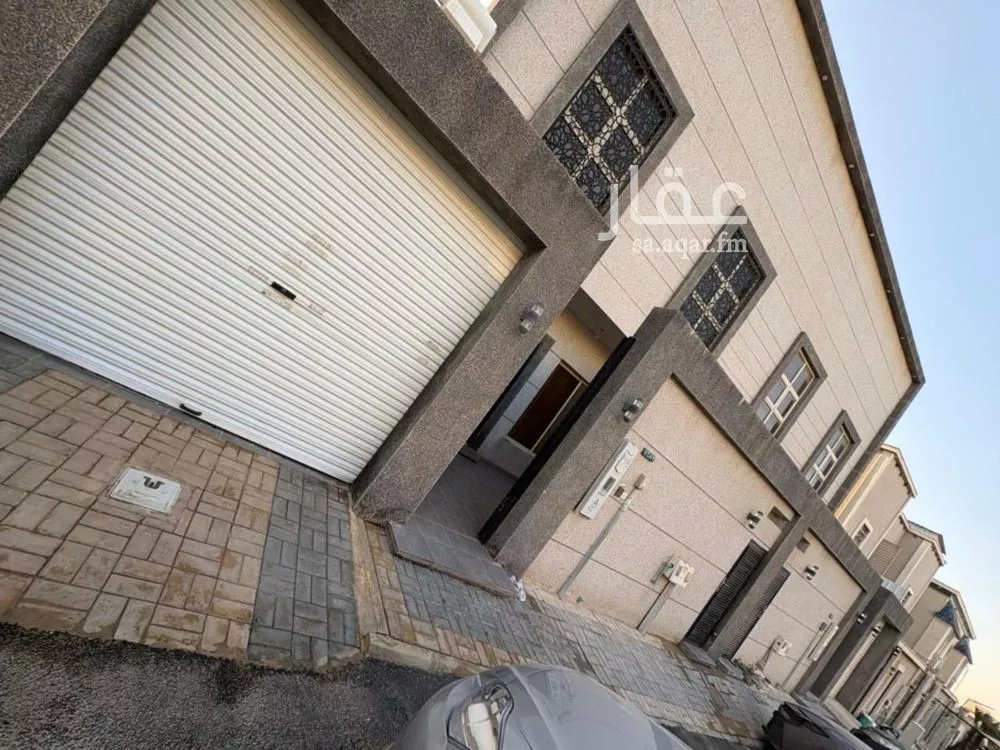 فيلا للإيجار في شارع عمر الهواري, حي القيروان, مدينة الرياض, منطقة الرياض 1 صورة