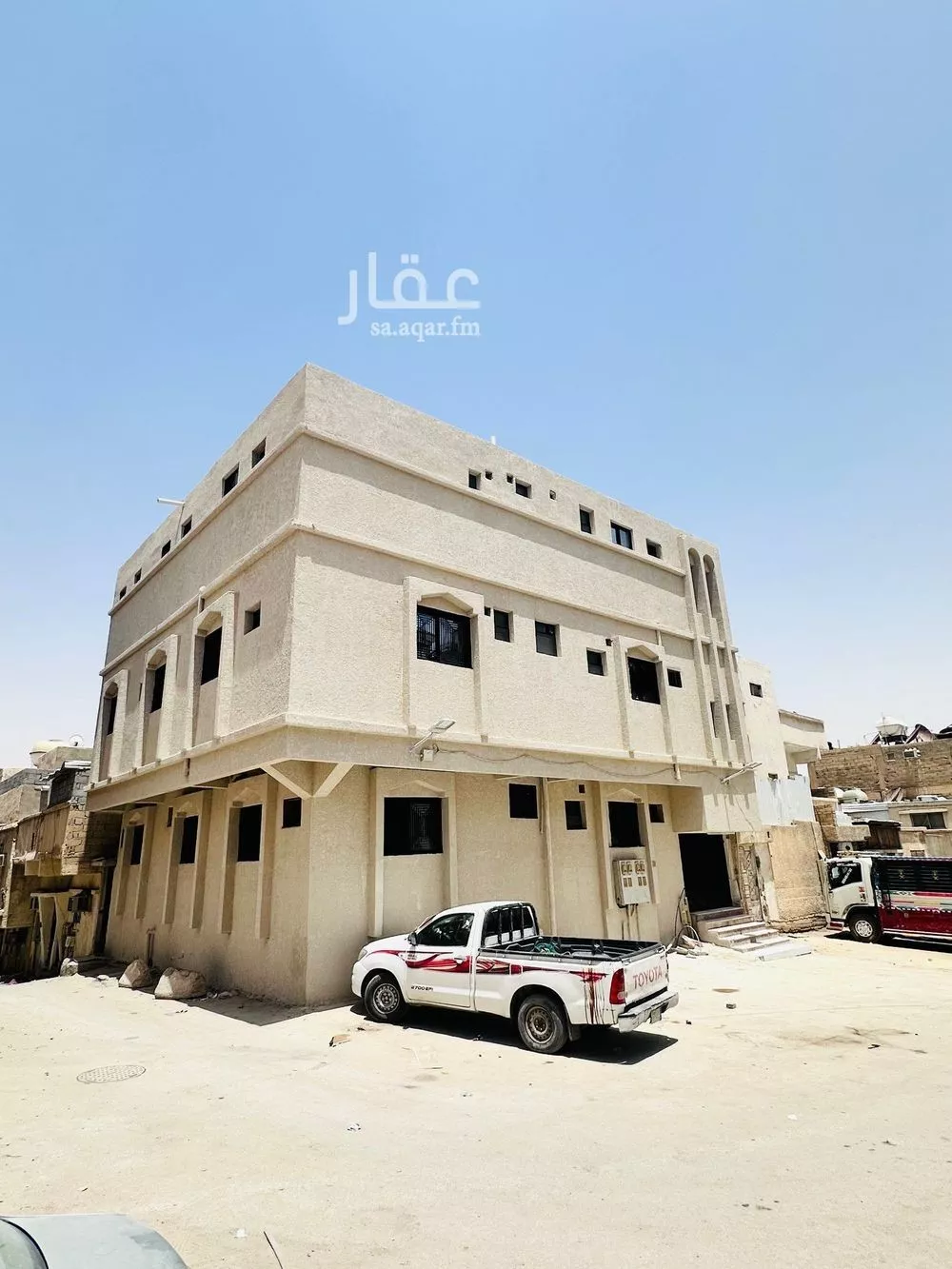 عمارة للإيجار في شارع شجاع بن مفرج, حي أم الحمام الشرقي, مدينة الرياض, منطقة الرياض 1 صورة