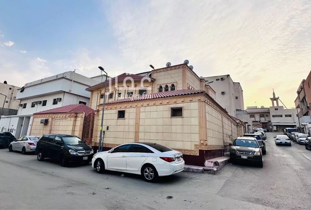 عمارة للإيجار في شارع أبي المحاسن الهمذاني, حي أم الحمام الغربي, مدينة الرياض, منطقة الرياض 1 صورة