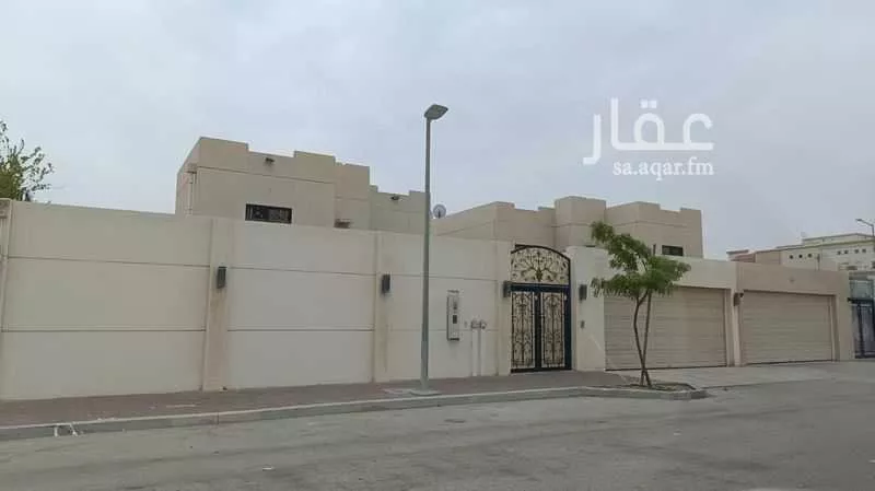 فيلا للبيع في شارع شارع السرو 10, مدينة مدينه الجبيل الصناعيه, المنطقة الشرقية 1 صورة