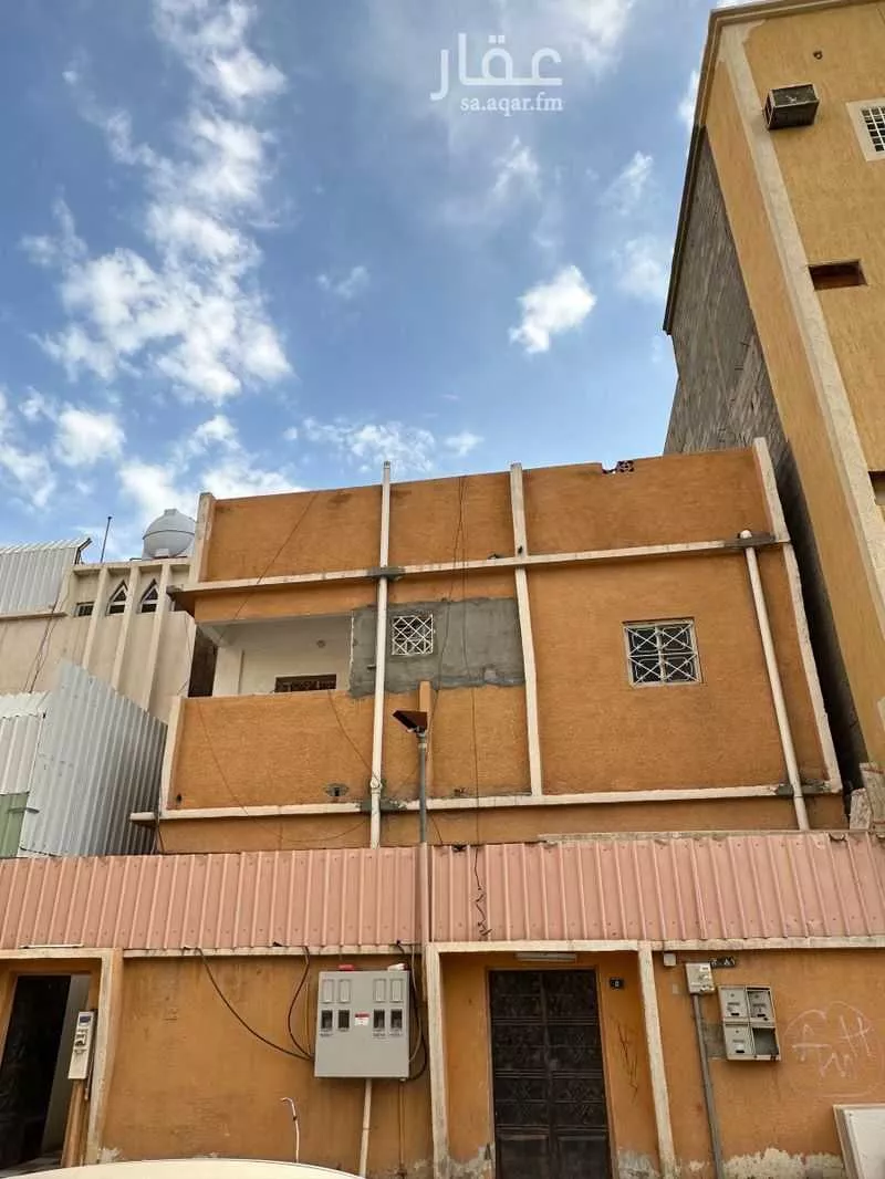 عمارة للبيع في شارع هند بنت ابي اميه, حي المنتزة, مدينة خميس مشيط, منطقة عسير 1 صورة