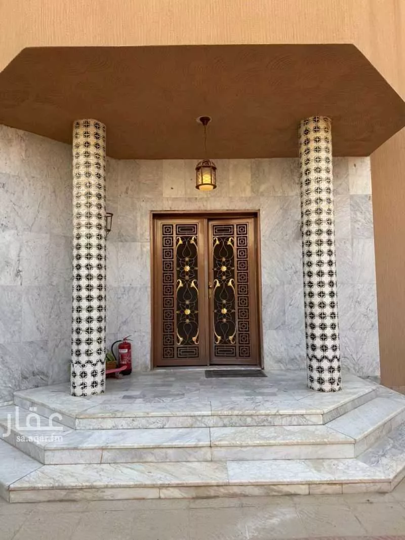 فيلا للبيع في شارع ابن الملح, حي شبرا, مدينة الرياض, منطقة الرياض 1 صورة