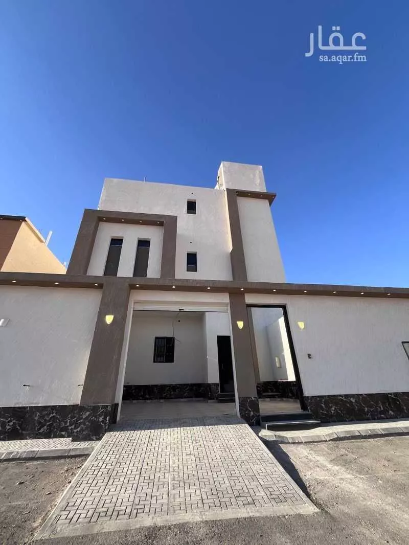 دور للبيع في شارع رقم 153, حي الجنادرية, مدينة الرياض, منطقة الرياض 1 صورة