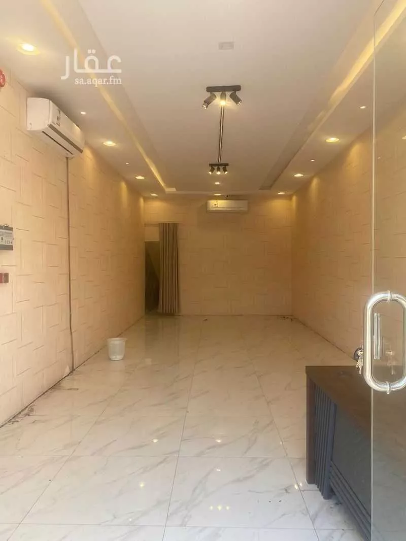 محل للإيجار في شارع الملك عبد الله بن عبدالعزيز, حي العاصمة, مدينة امارة منطقة الرياض - الدرعيه, منطقة الرياض 1 صورة