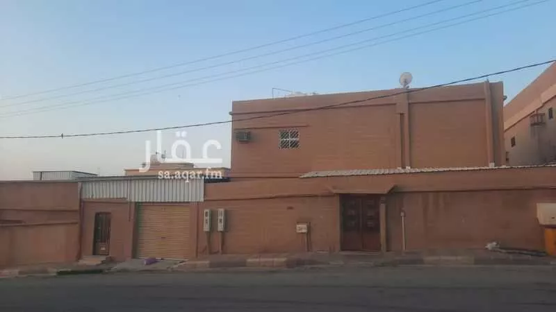 فيلا للبيع في شارع عبدالرحمن الداخل, حي العزيزية, مدينة المجمعة - تمير, منطقة الرياض 1 صورة