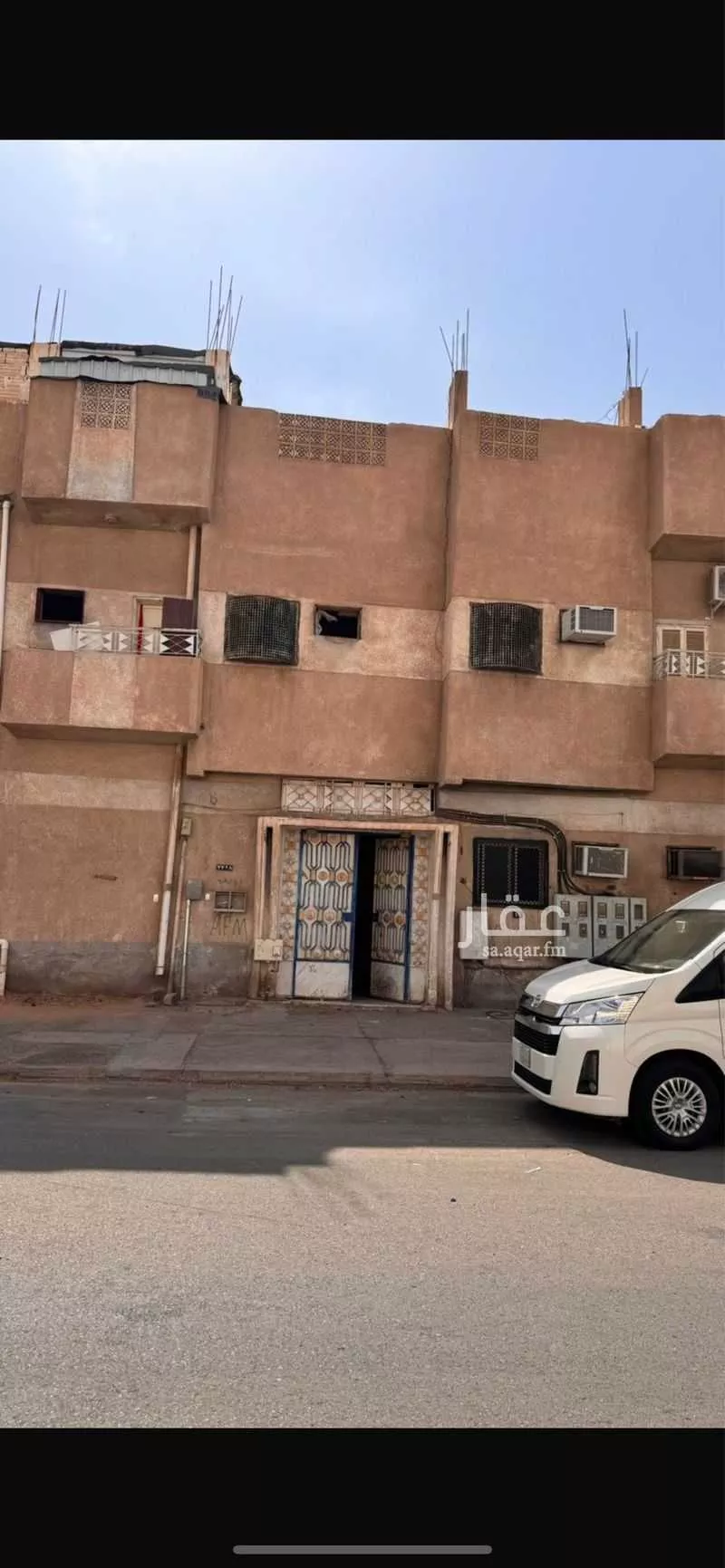 عمارة للبيع في شارع محمد بن الاشعث الكندي, حي بنى عبد الأشهل, مدينة المدينه المنوره, منطقة المدينة المنورة 1 صورة