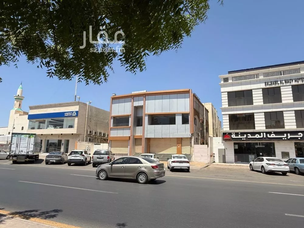 عمارة للإيجار في شارع الملك عبدالله بن عبدالعزيز, حي القبلتين, مدينة المدينه المنوره, منطقة المدينة المنورة 1 صورة