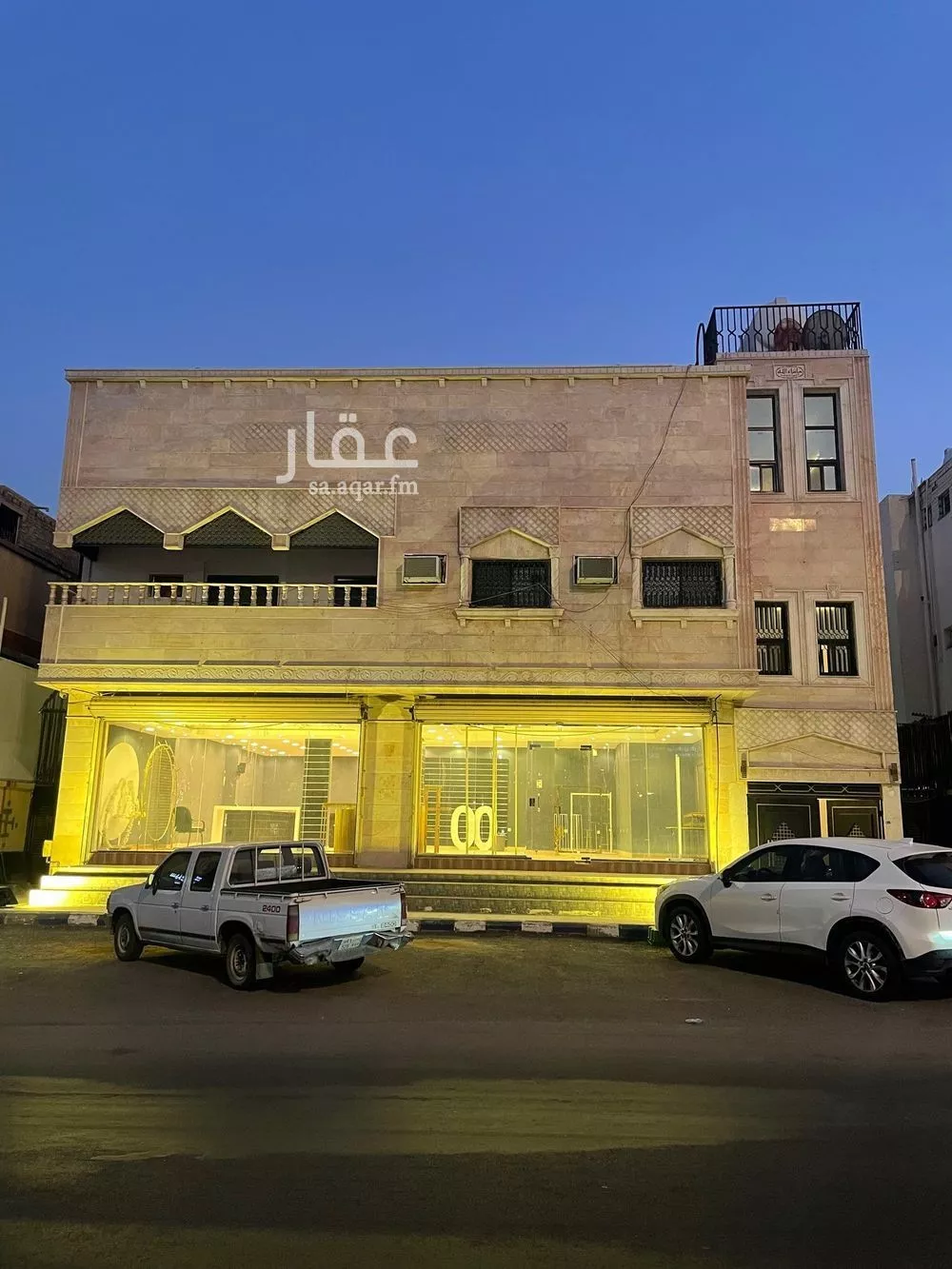 عمارة للبيع في شارع الامام مسلم الفرعي, حي الدفاع, مدينة المدينه المنوره, منطقة المدينة المنورة 1 صورة