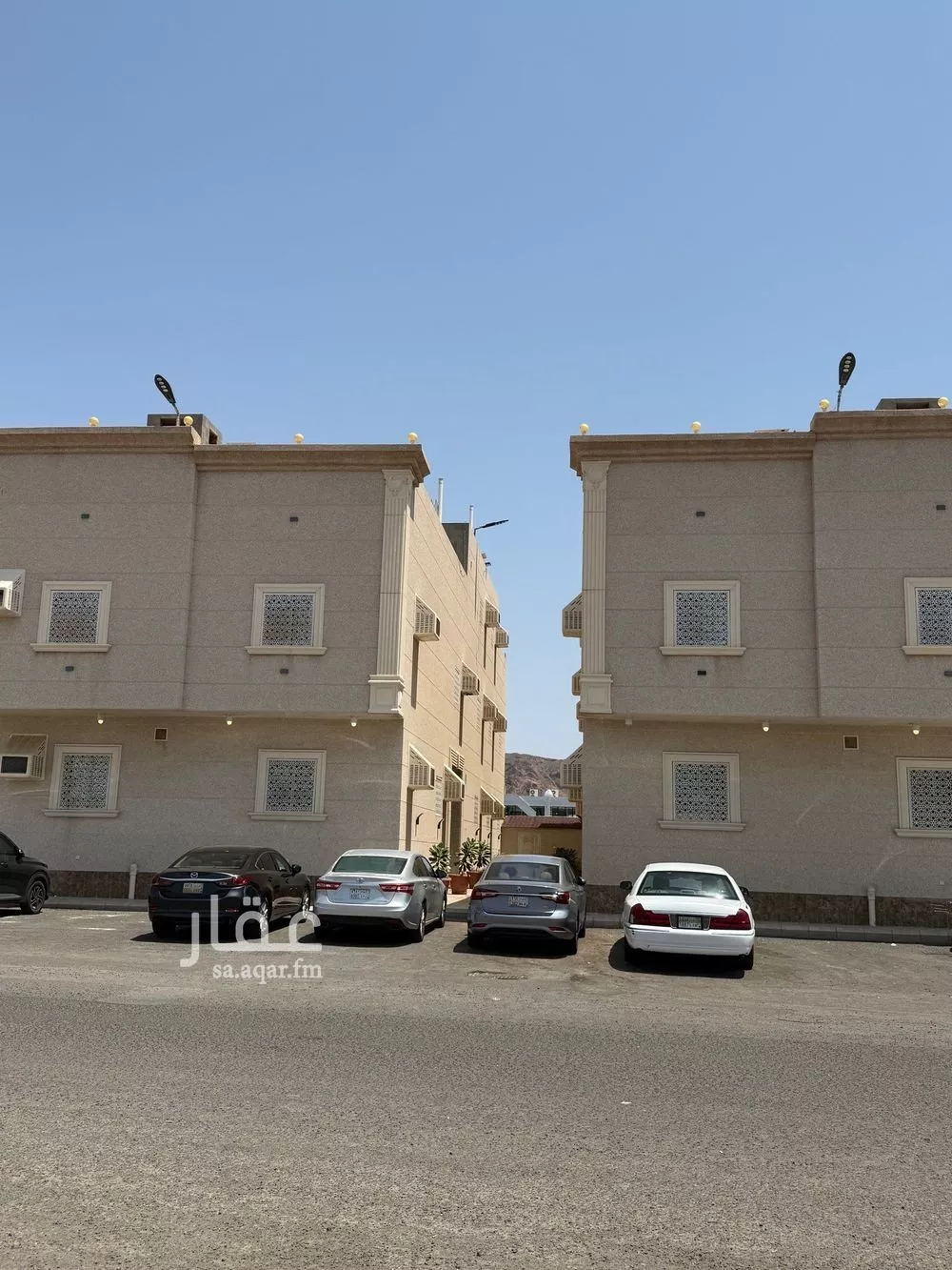 عمارة للبيع في شارع شارع ابو اسحق الشيرازى, حي الدفاع, مدينة المدينه المنوره, منطقة المدينة المنورة 1 صورة