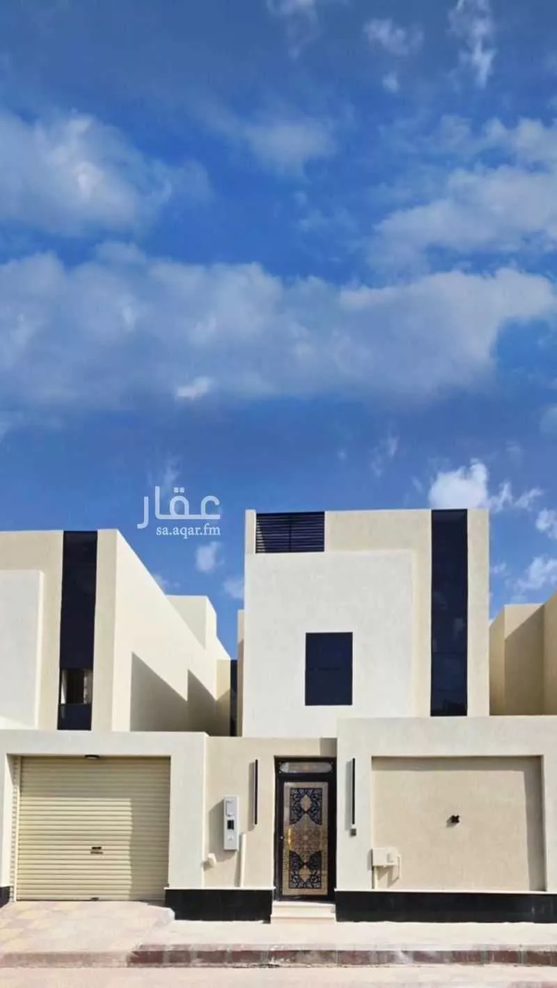 فيلا للبيع في شارع اياس ابن قتادة, حي الاناهي, مدينة المدينه المنوره, منطقة المدينة المنورة 1 صورة