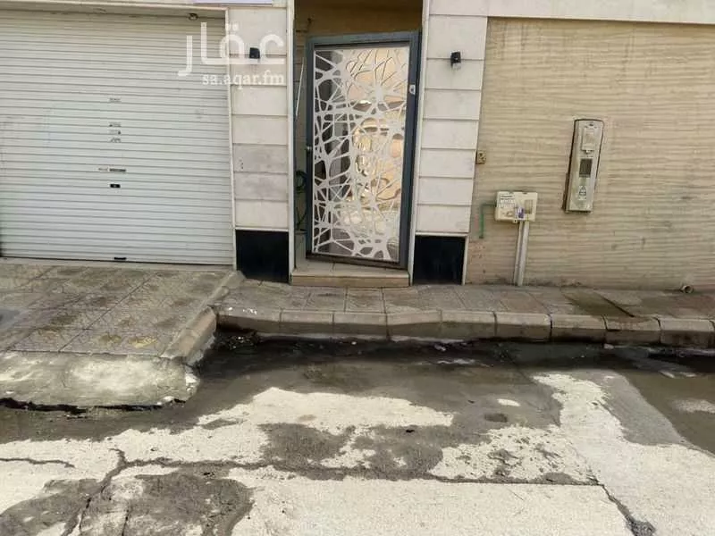 فيلا للبيع في شارع قصيرات, حي شبرا, مدينة الرياض, منطقة الرياض 1 صورة