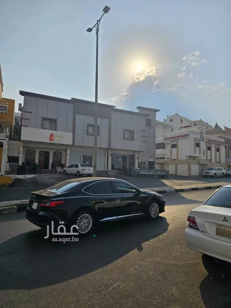 محل للإيجار في شارع طارق بن زياد, حي المروج, مدينة ابها, منطقة عسير 1 صورة