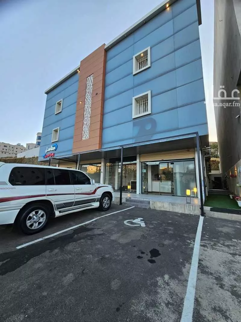 محل للإيجار في شارع طريق مكة المكرمة, حي المنتزة, مدينة أبها, منطقة عسير 1 صورة