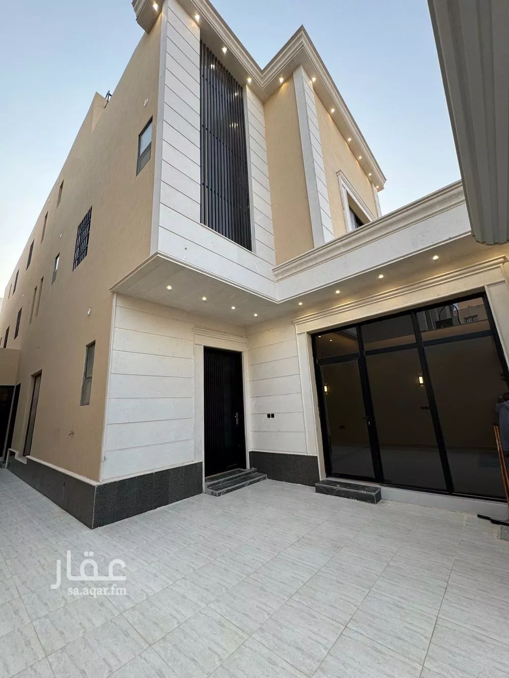 فيلا للبيع في شارع يحيى الصنهاجي, حي الرمال, مدينة الرياض, منطقة الرياض 1 صورة
