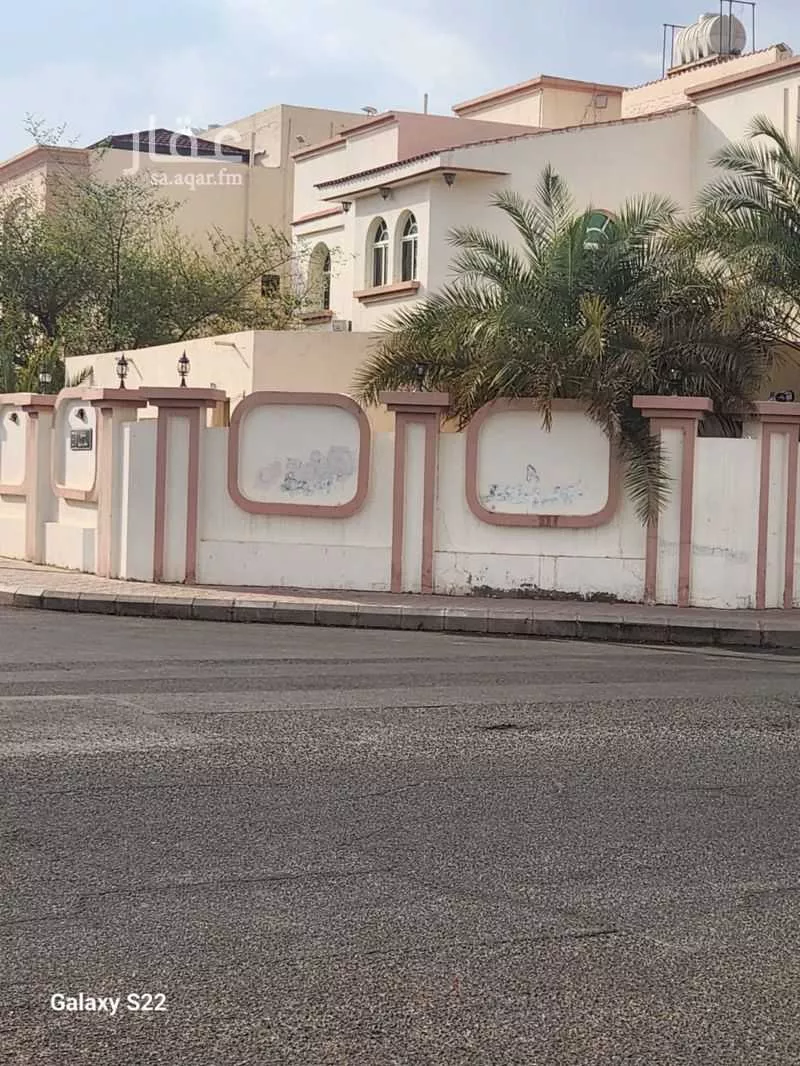 فيلا للبيع في شارع حارثة ابن سهل الانصاري, حي المبعوث, مدينة المدينه المنوره, منطقة المدينة المنورة 1 صورة