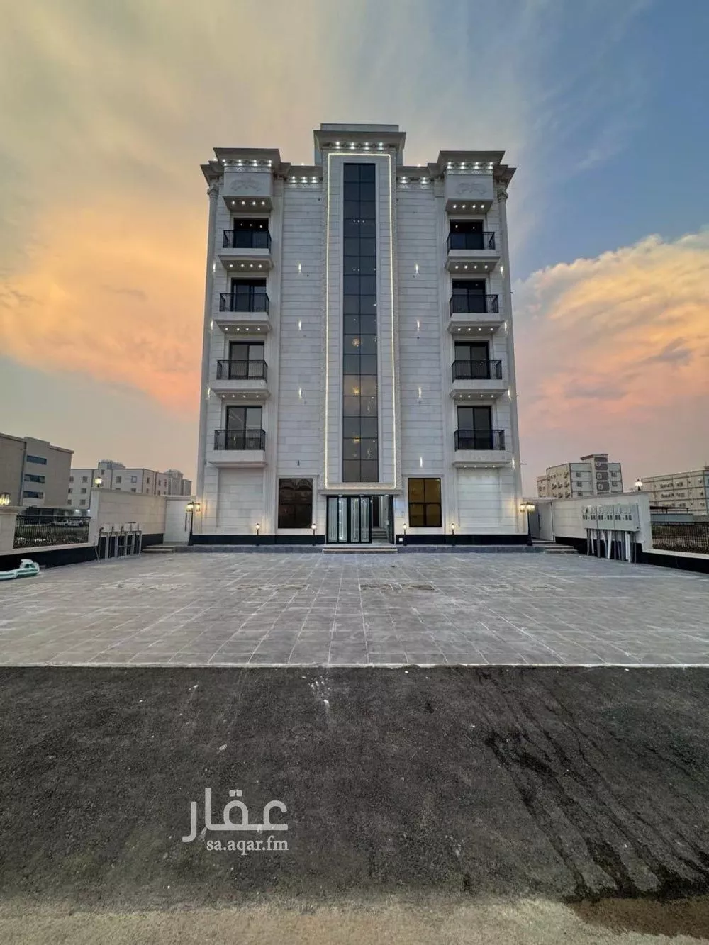 شقة للبيع في شارع احمد بن المبارك الخزفي, حي السويس 1, مدينة جازان, منطقة جازان 1 صورة
